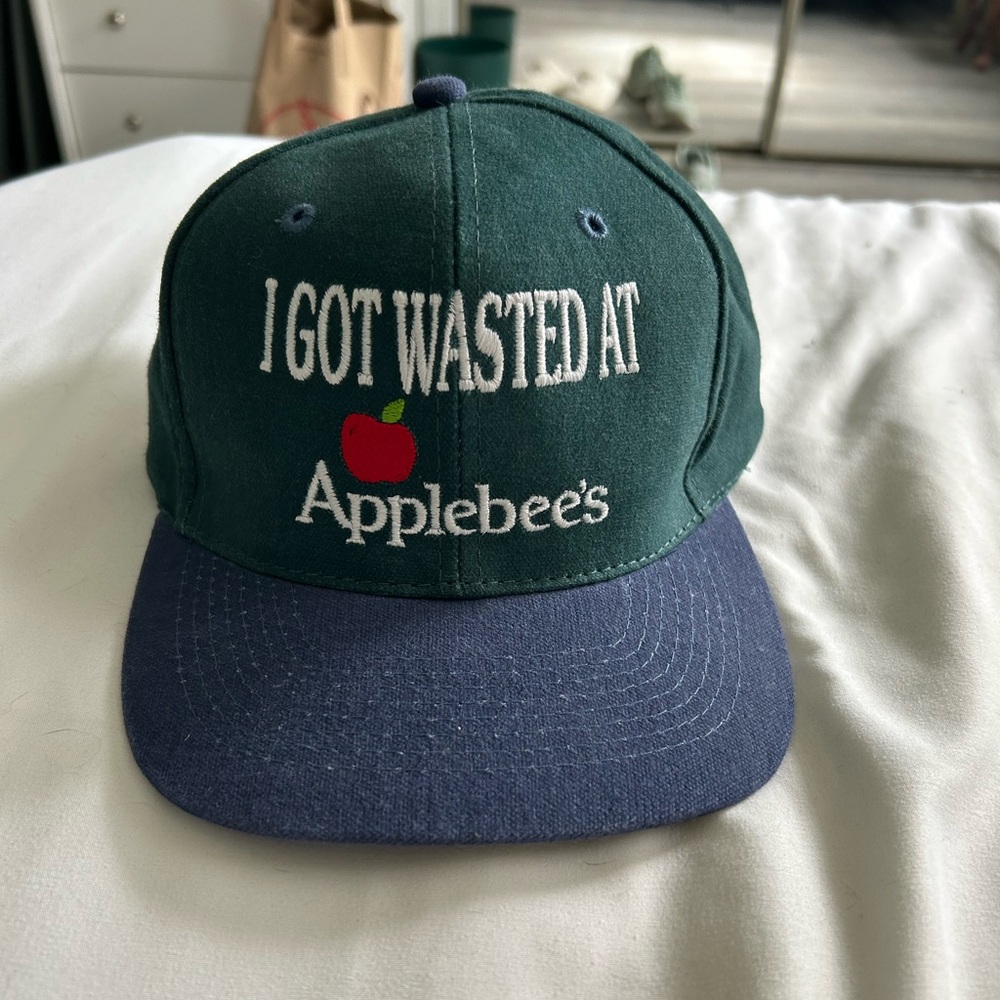 Applebees hat
